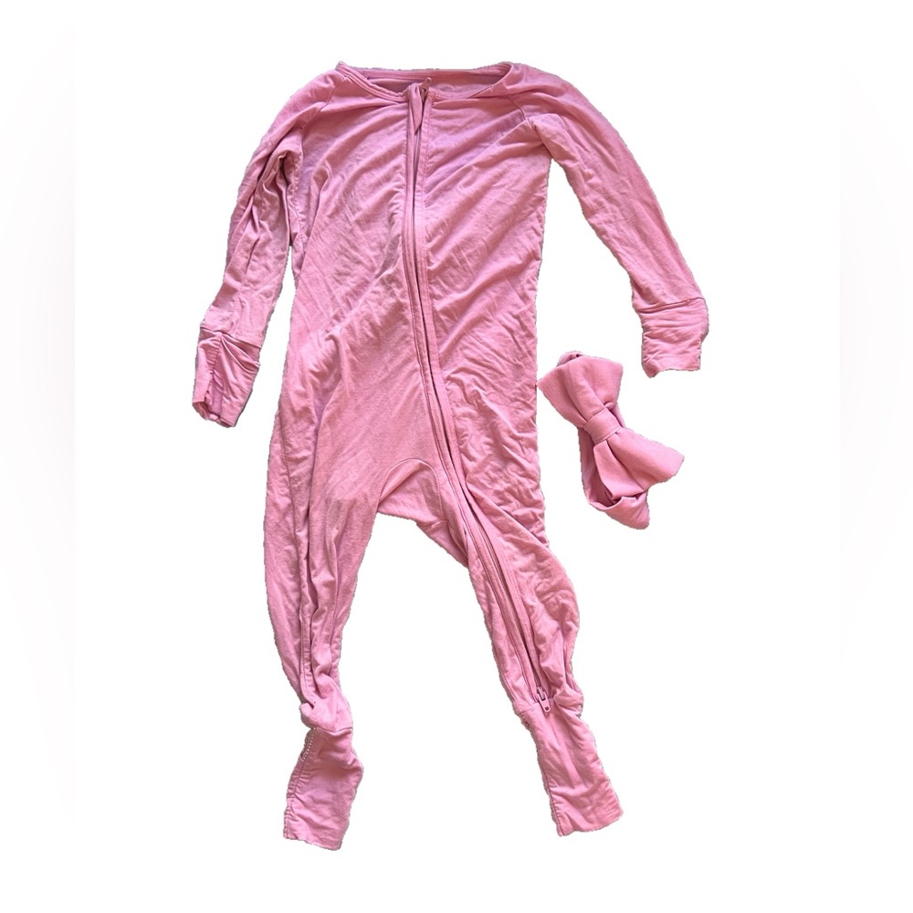 Pink Baby convertible zip-up bamboo sleeper and matching bow 🎀